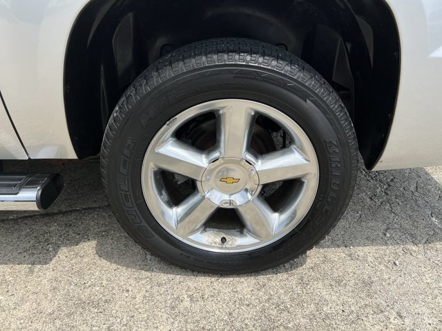 Used 2013 Chevrolet Avalanche LTZ AWD/4WD image 33