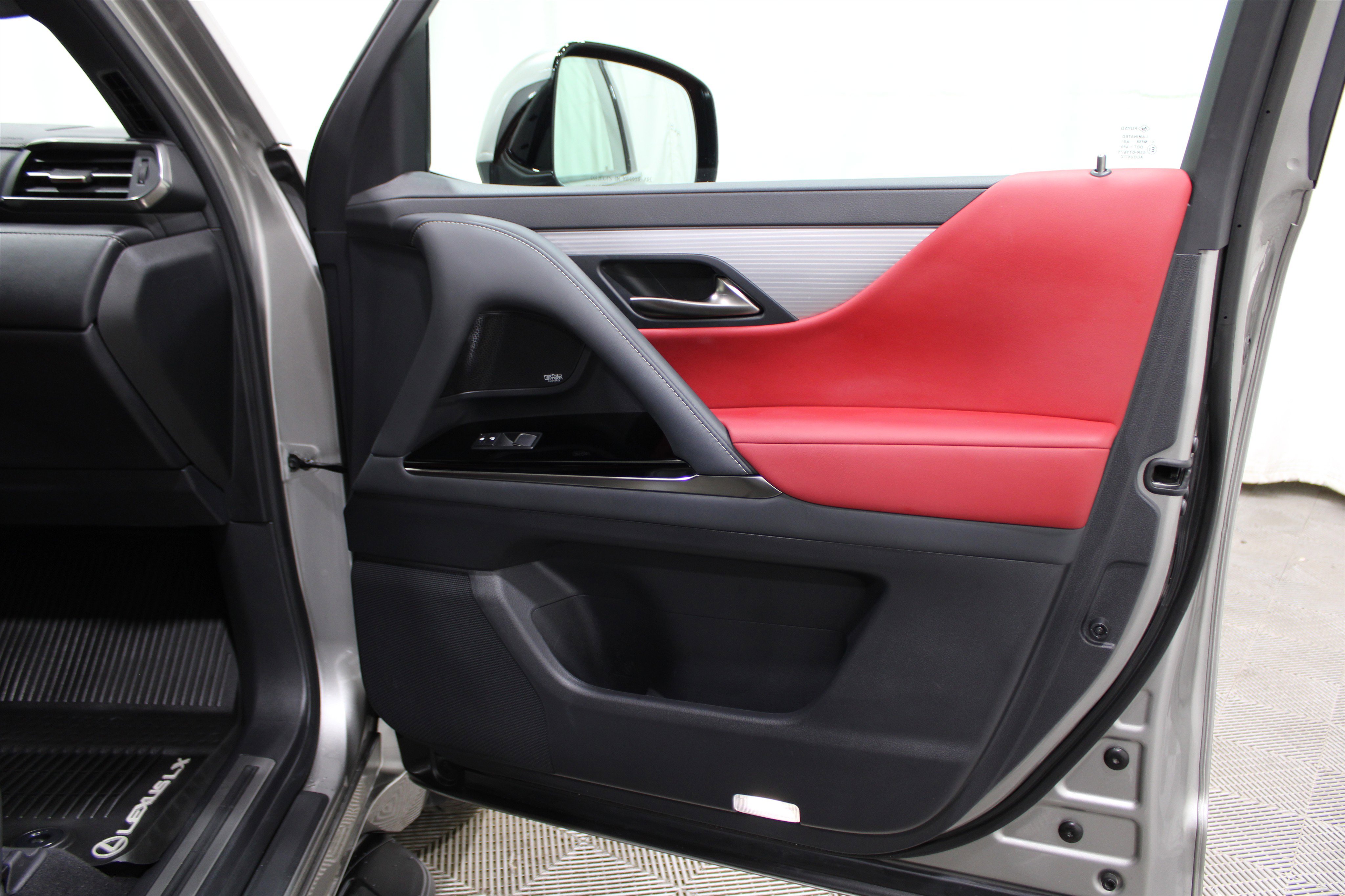 Used 2024 Lexus LX 600 F Sport image 32