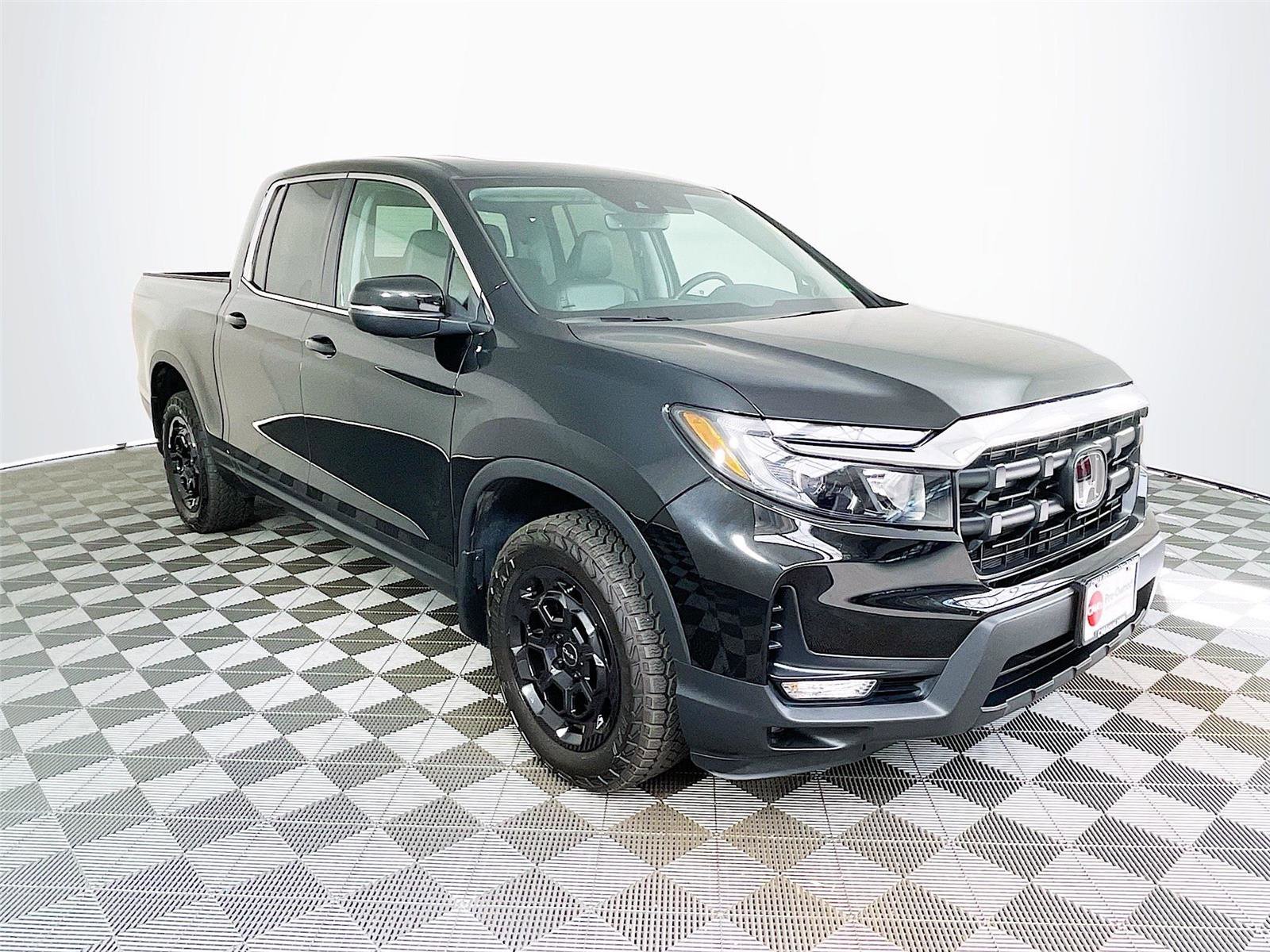 Used 2025 Honda Ridgeline RTL+ image 1