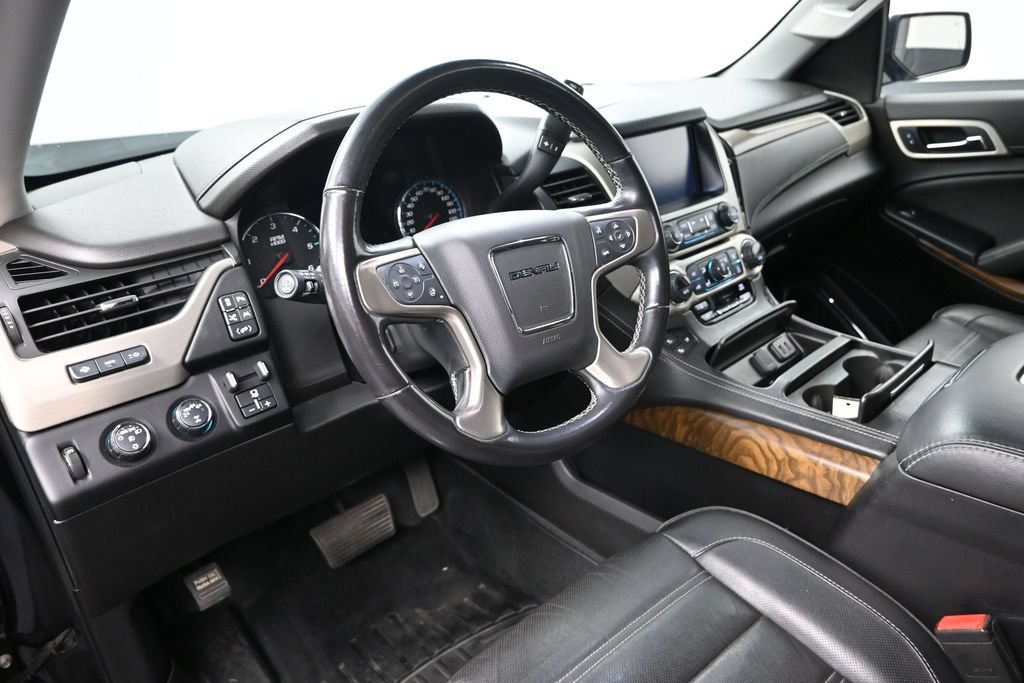 Used 2019 GMC Yukon Denali w/ Denali Ultimate Package AWD/4WD image 14