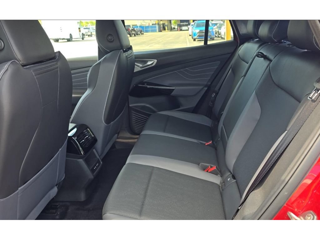 Used 2023 Volkswagen ID.4 Pro S AWD/4WD image 6