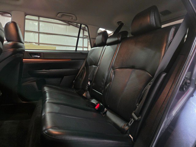 Used 2014 Subaru Outback 2.5i Limited image 9
