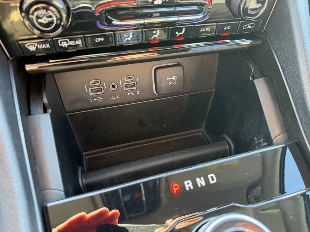 Used 2023 Jeep Grand Cherokee L Laredo image 14