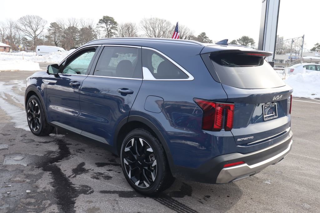Used 2025 Kia Sorento SX image 7