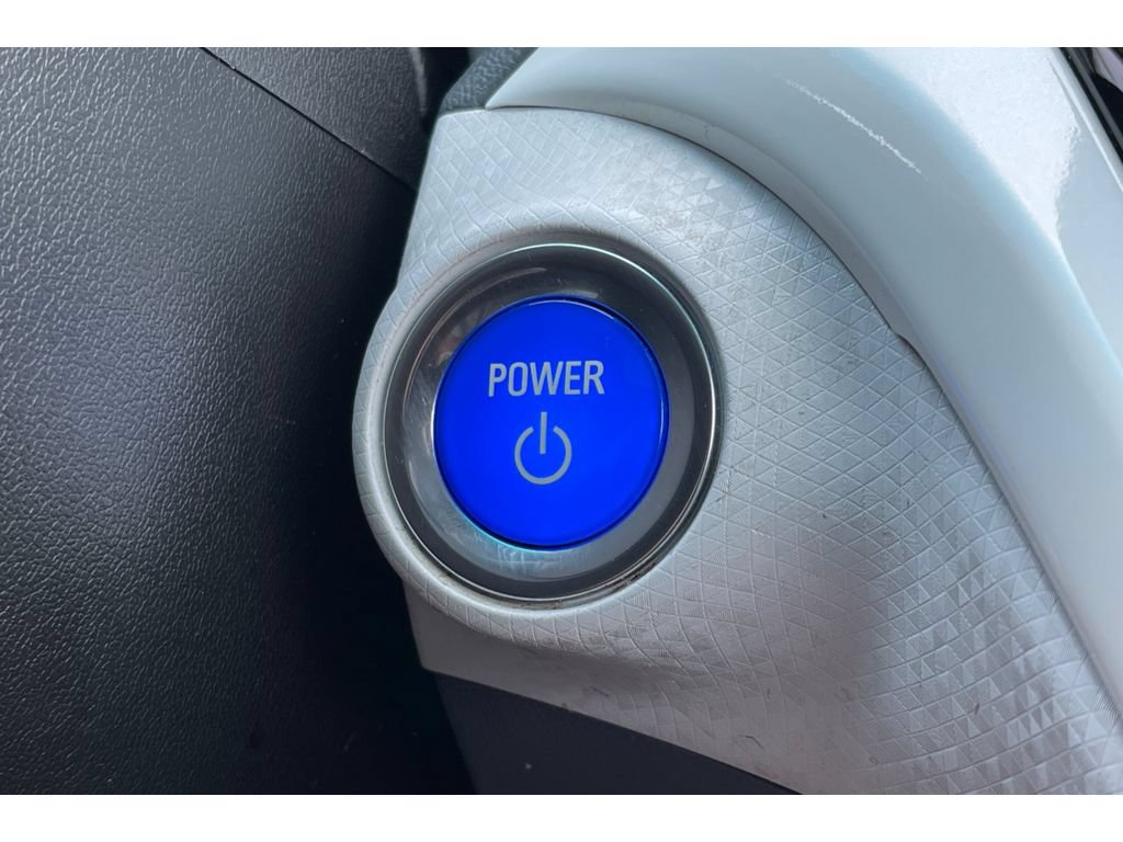 Used 2017 Chevrolet Bolt Premier w/ Driver Confidence II Package FWD image 32