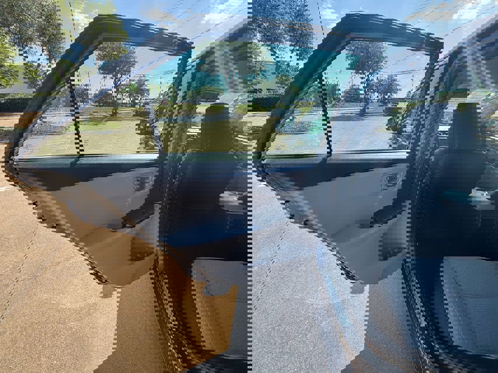 Used 2016 Toyota Camry SE image 21