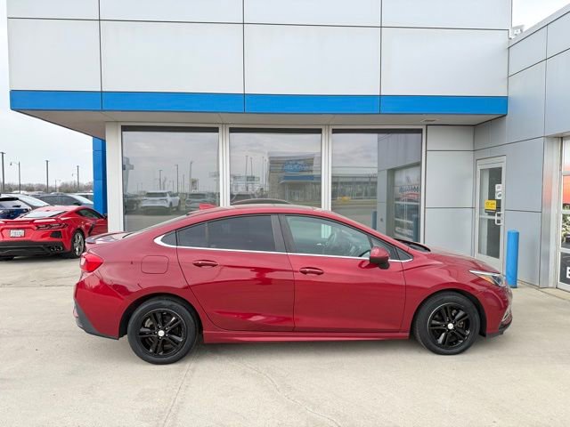 Used 2017 Chevrolet Cruze LT image 31