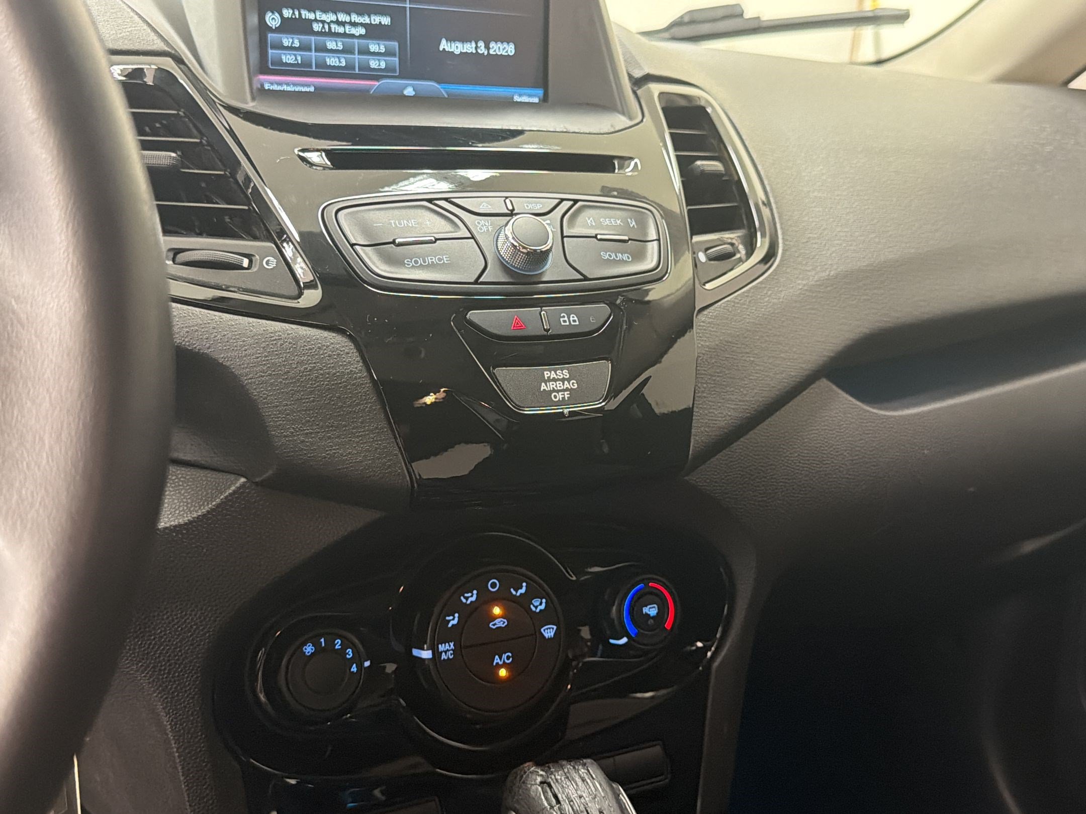 Used 2014 Ford Fiesta SE w/ Equipment Group 201A FWD image 17