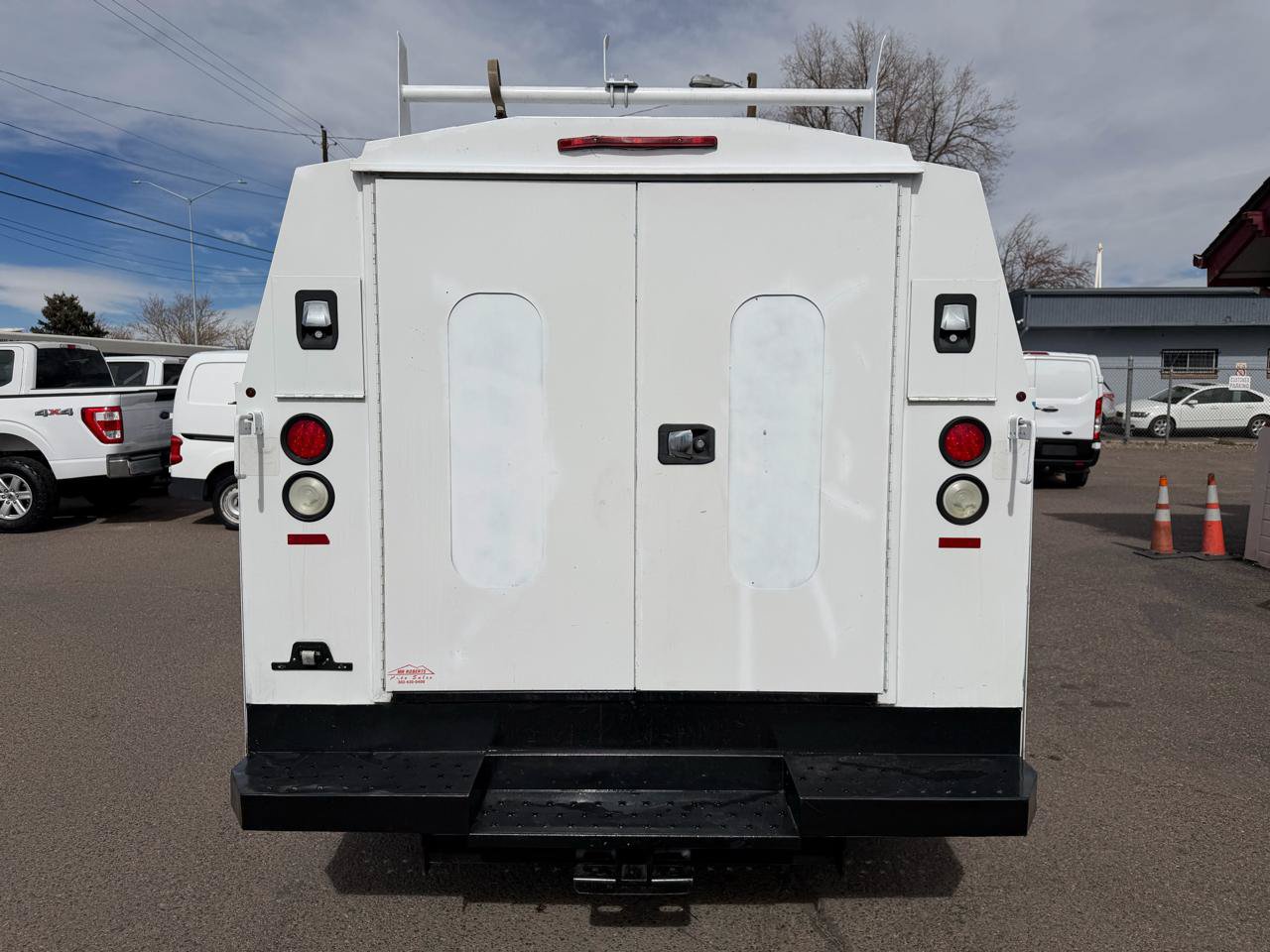 Used 2016 Chevrolet Express 3500 RWD image 8