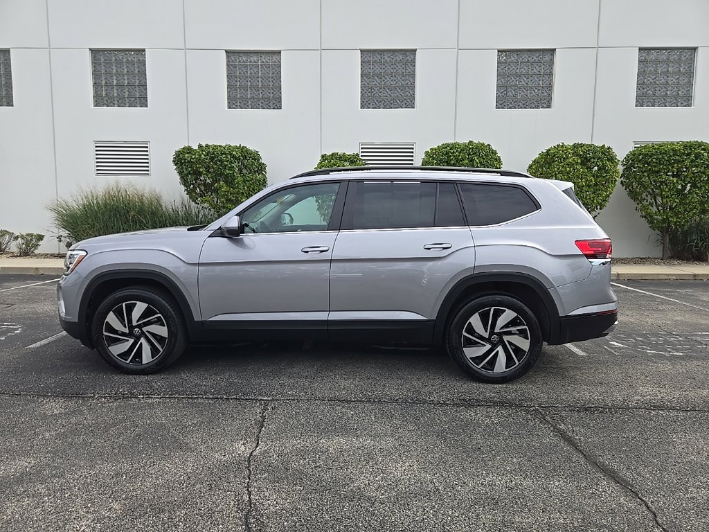 Used 2025 Volkswagen Atlas SE AWD/4WD image 5