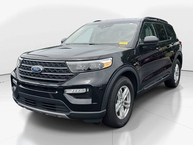 Certified 2024 Ford Explorer XLT w/ Equipment Group 202A RWD image 9