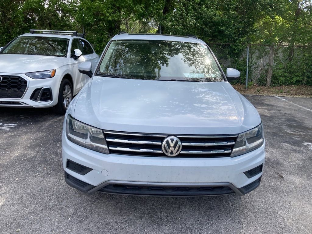 Used 2018 Volkswagen Tiguan SE AWD/4WD image 2