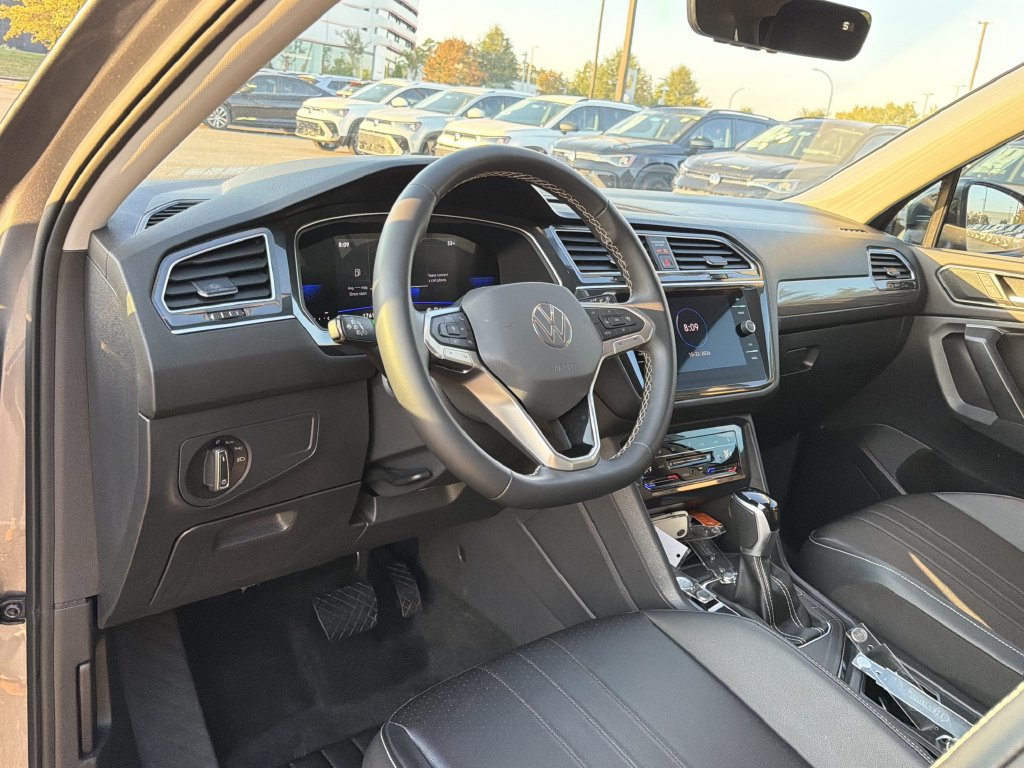 Used 2024 Volkswagen Tiguan SE FWD image 10