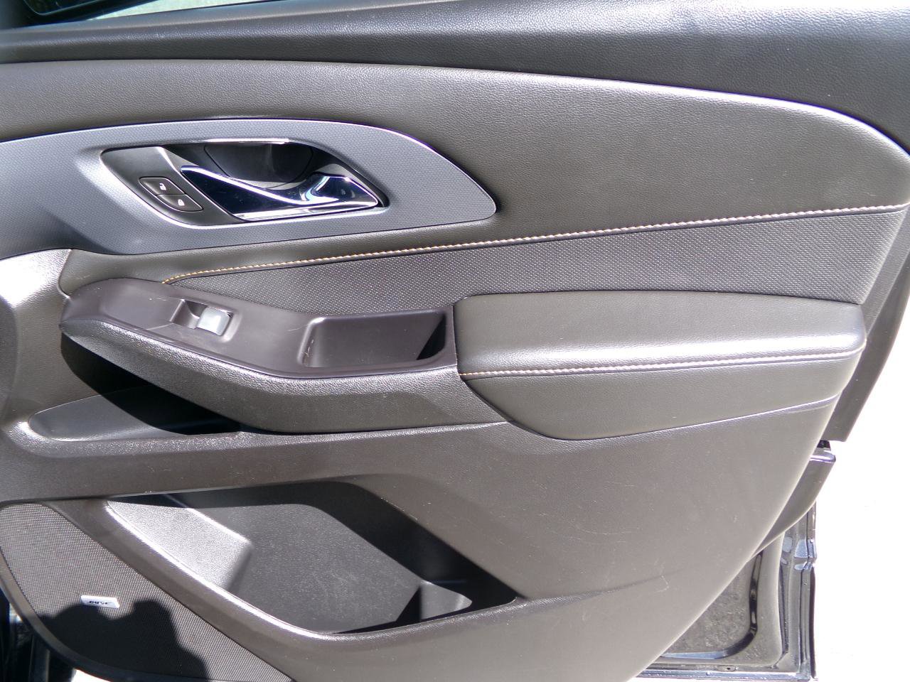 Used 2020 Chevrolet Traverse Premier w/ Redline Edition FWD image 34