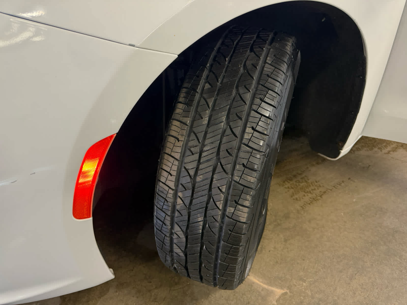 Used 2024 Chrysler Pacifica Touring-L FWD image 29