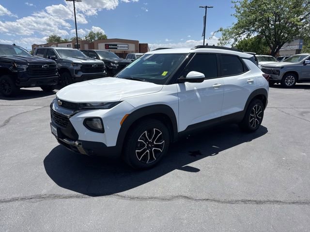 Used 2021 Chevrolet TrailBlazer ACTIV w/ Technology Package AWD/4WD image 2