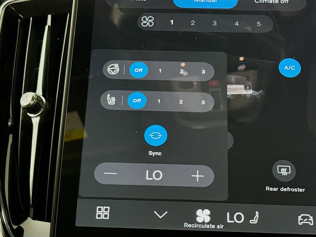 New 2026 Volvo XC90 T8 Plus w/ Protection Package Premier AWD/4WD image 21