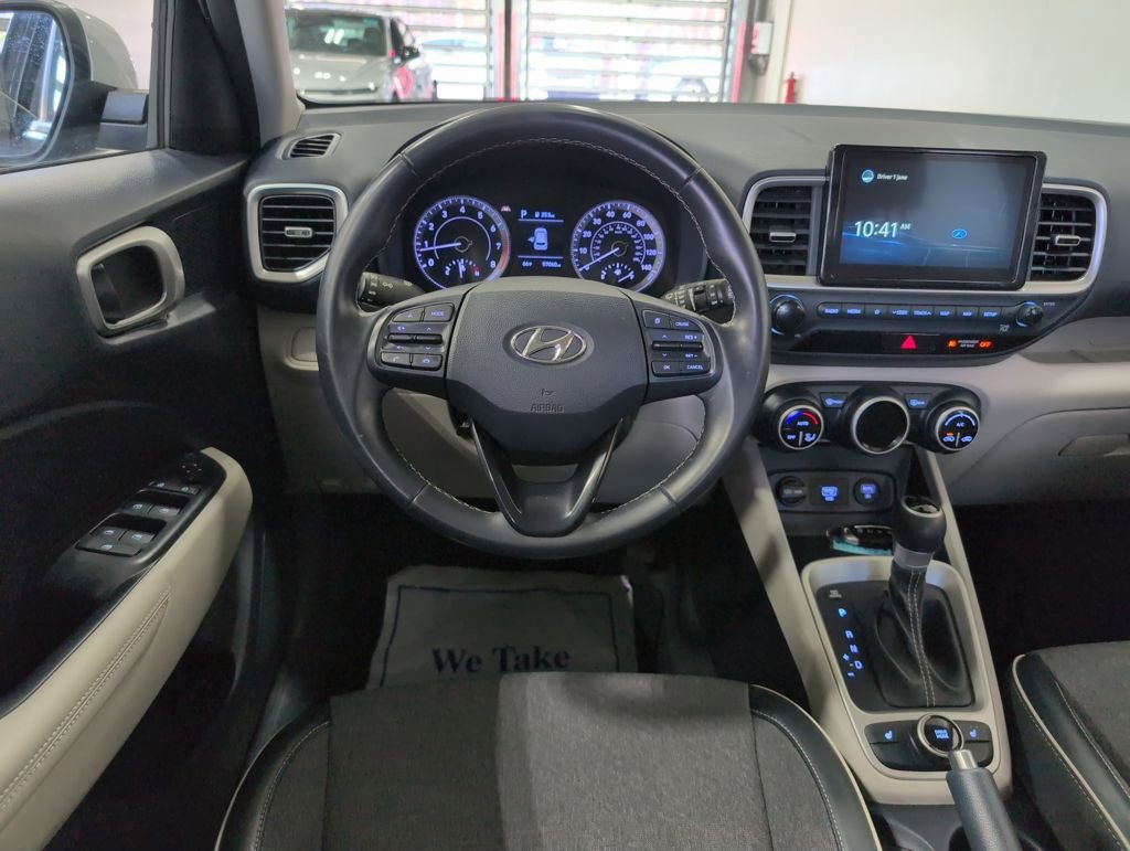 Certified 2021 Hyundai Venue image 14
