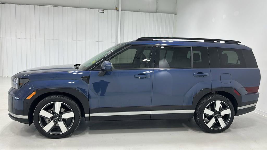 Used 2025 Hyundai Santa Fe Limited image 3
