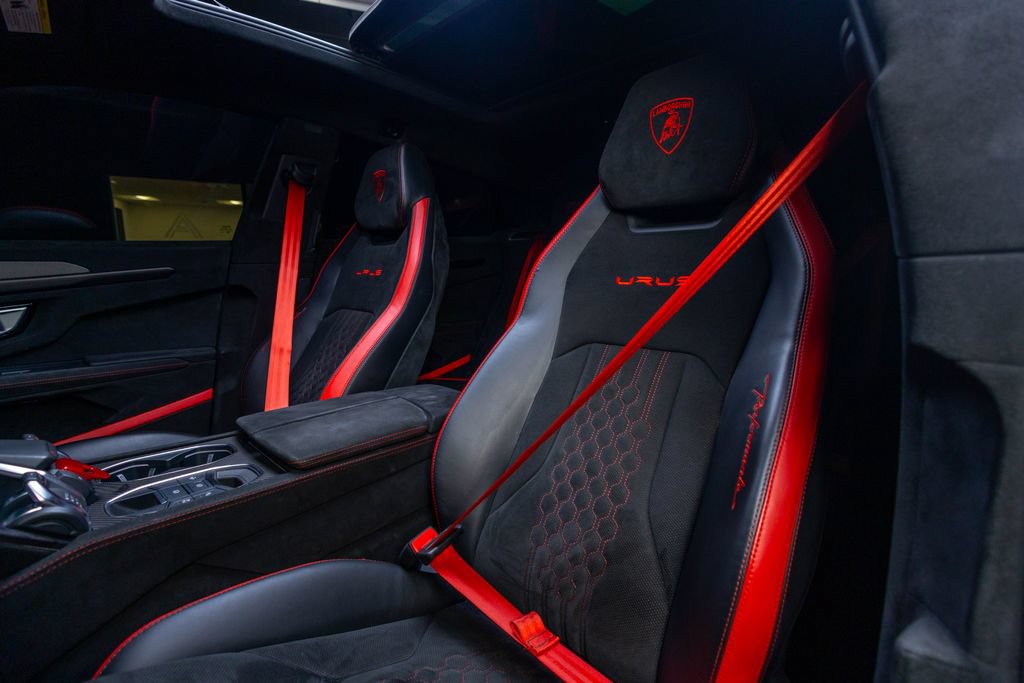 Used 2024 Lamborghini Urus Performante AWD/4WD image 62