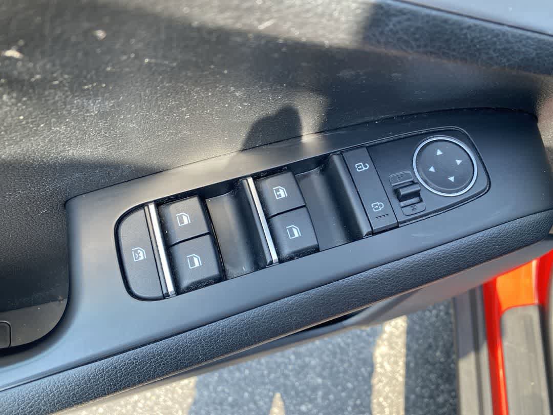 Used 2023 Kia Soul LX image 13