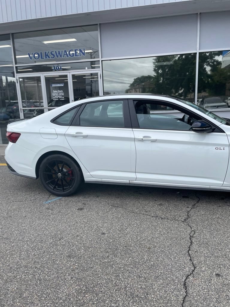 New 2026 Volkswagen Jetta GLI Autobahn FWD image 9