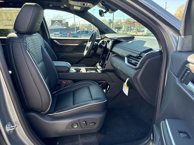 New 2026 GMC Acadia Denali w/ Super Cruise Package AWD/4WD image 9
