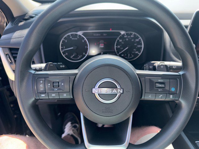 Used 2024 Nissan Rogue SV image 16