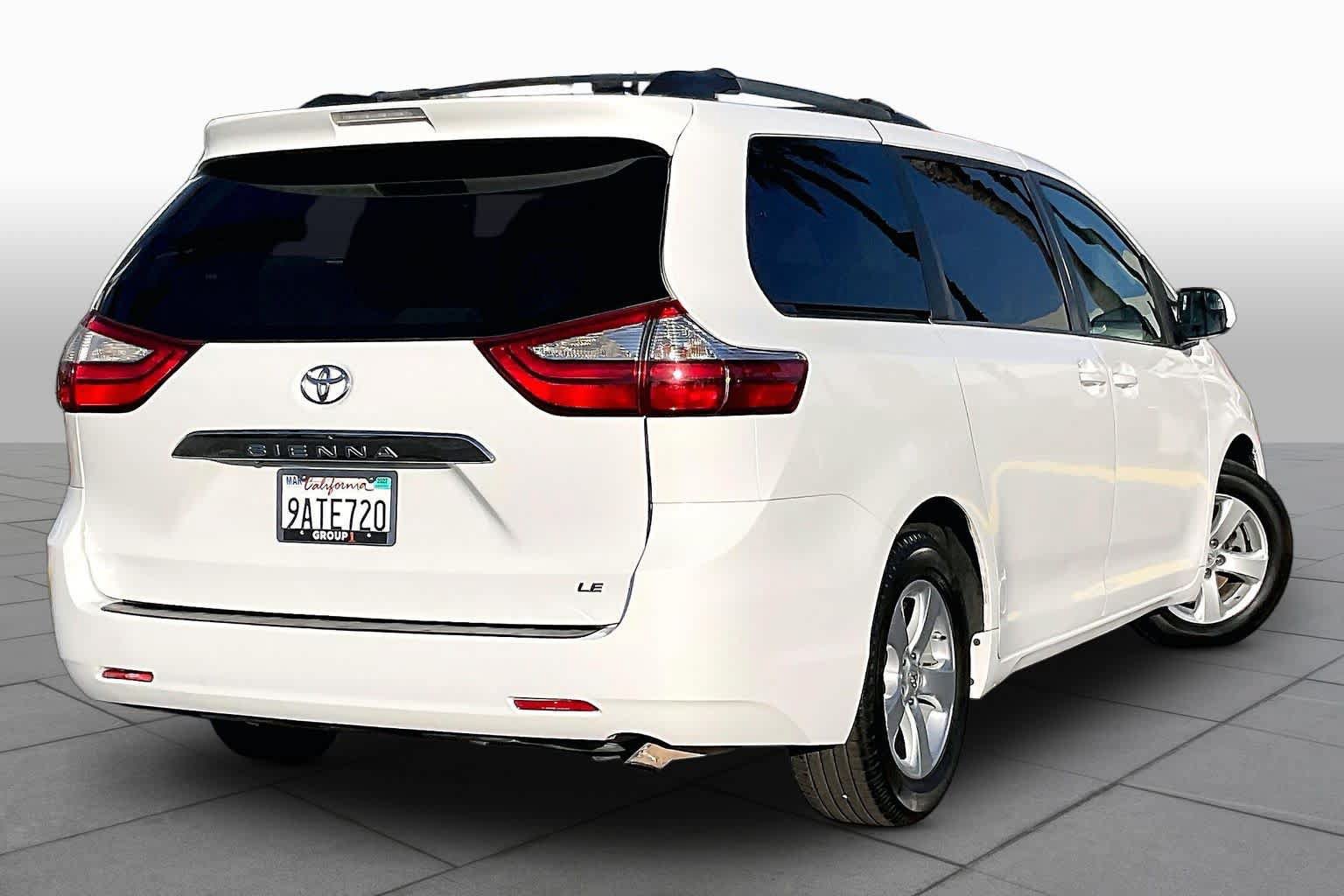 Used 2015 Toyota Sienna LE FWD image 12