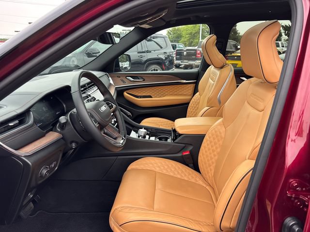 Used 2025 Jeep Grand Cherokee L Summit AWD/4WD image 6