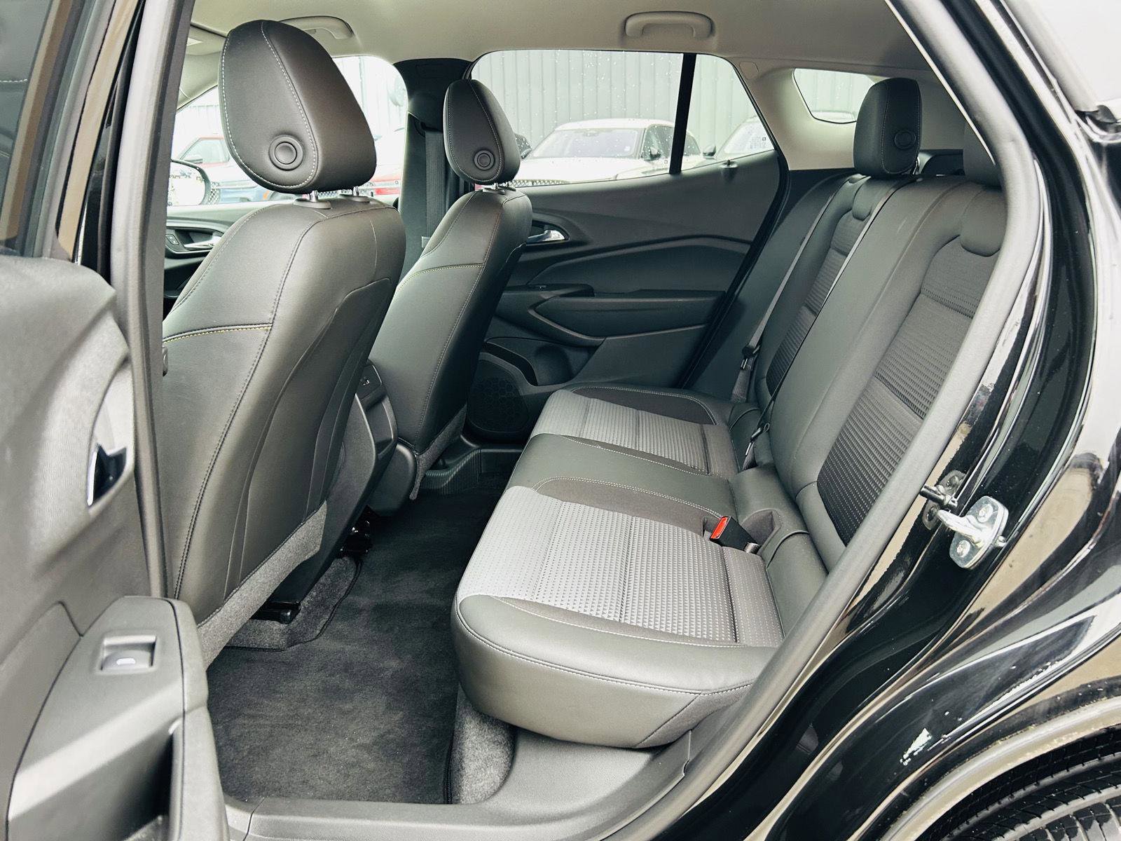 Used 2024 Chevrolet Trax LT w/ Driver Confidence Package image 26