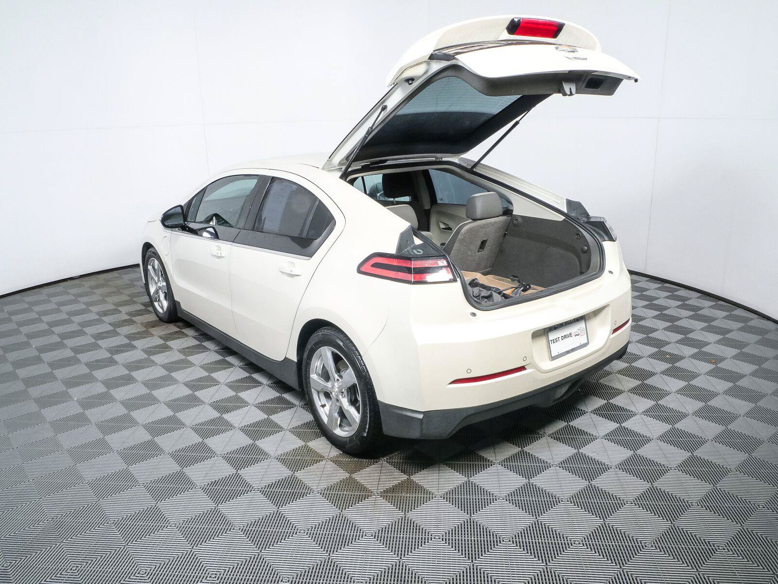 Used 2014 Chevrolet Volt Premium w/ Premium Trim Package FWD image 27