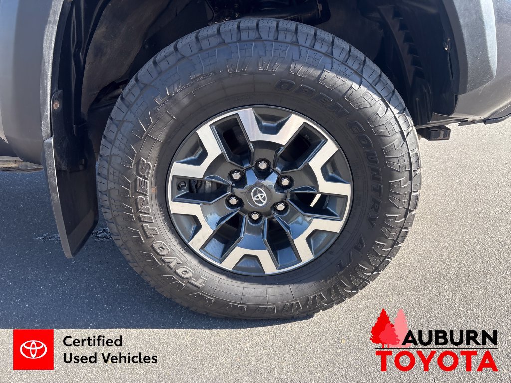 Certified 2018 Toyota Tacoma TRD Off-Road w/ Technology Package AWD/4WD image 25