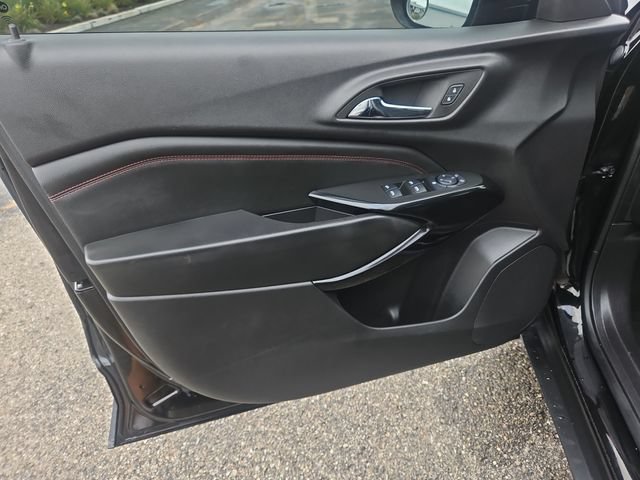 Used 2025 Chevrolet Trax RS w/ Driver Confidence Package FWD image 11