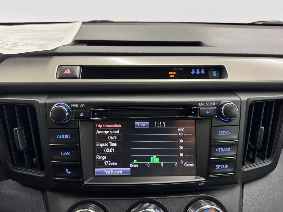 Used 2018 Toyota RAV4 LE image 21