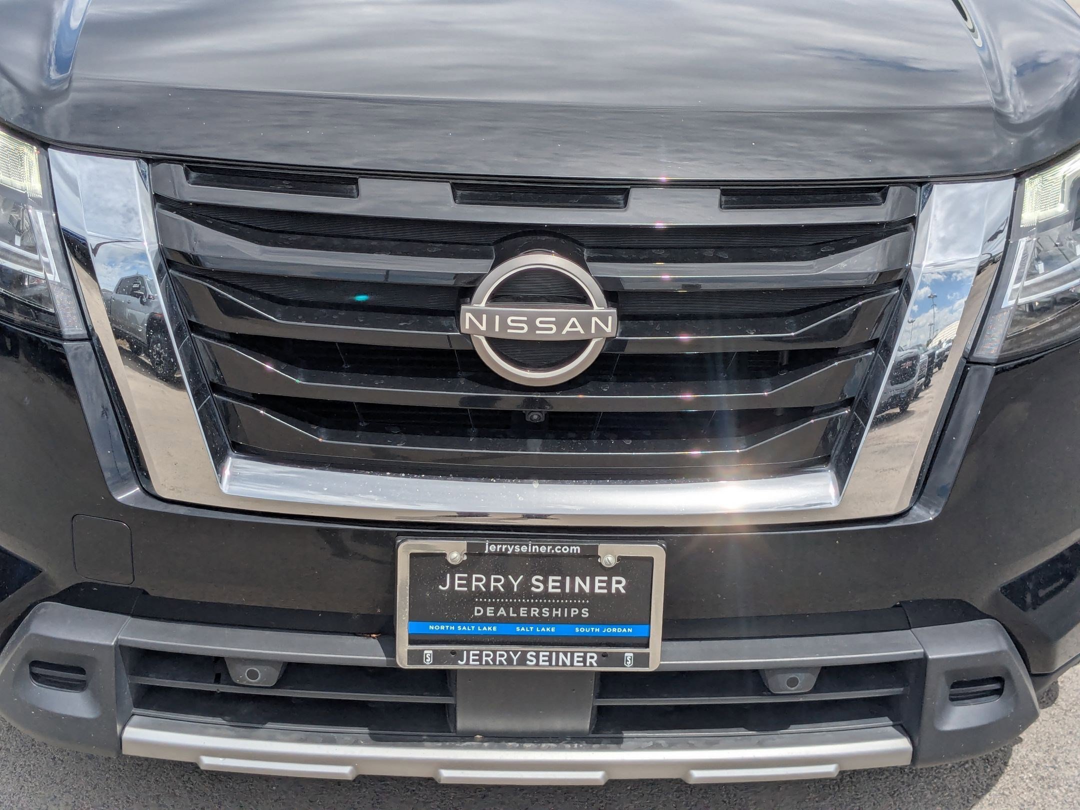 Used 2023 Nissan Pathfinder Platinum AWD/4WD image 10