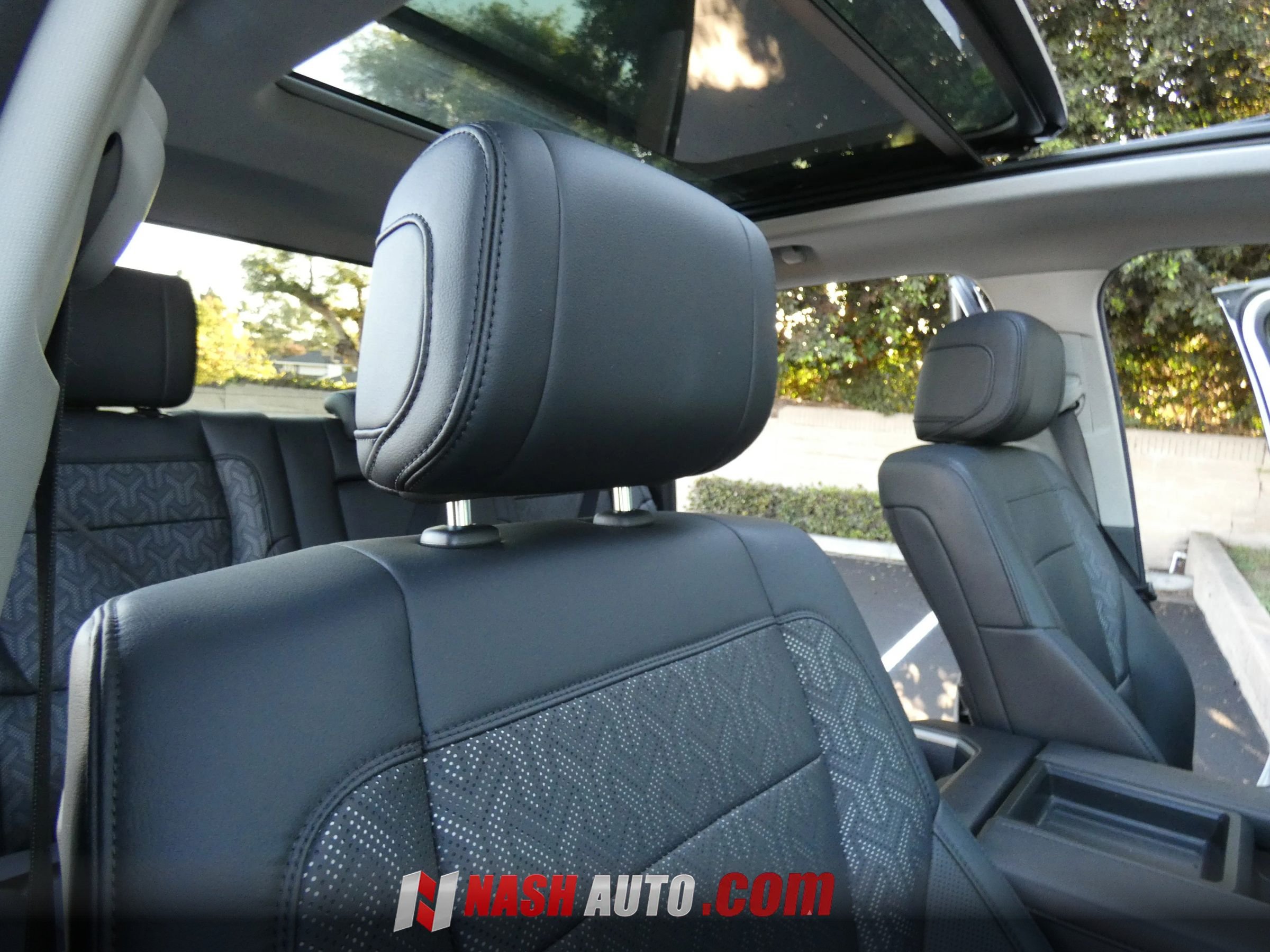 Used 2024 Toyota Tundra Limited AWD/4WD image 38