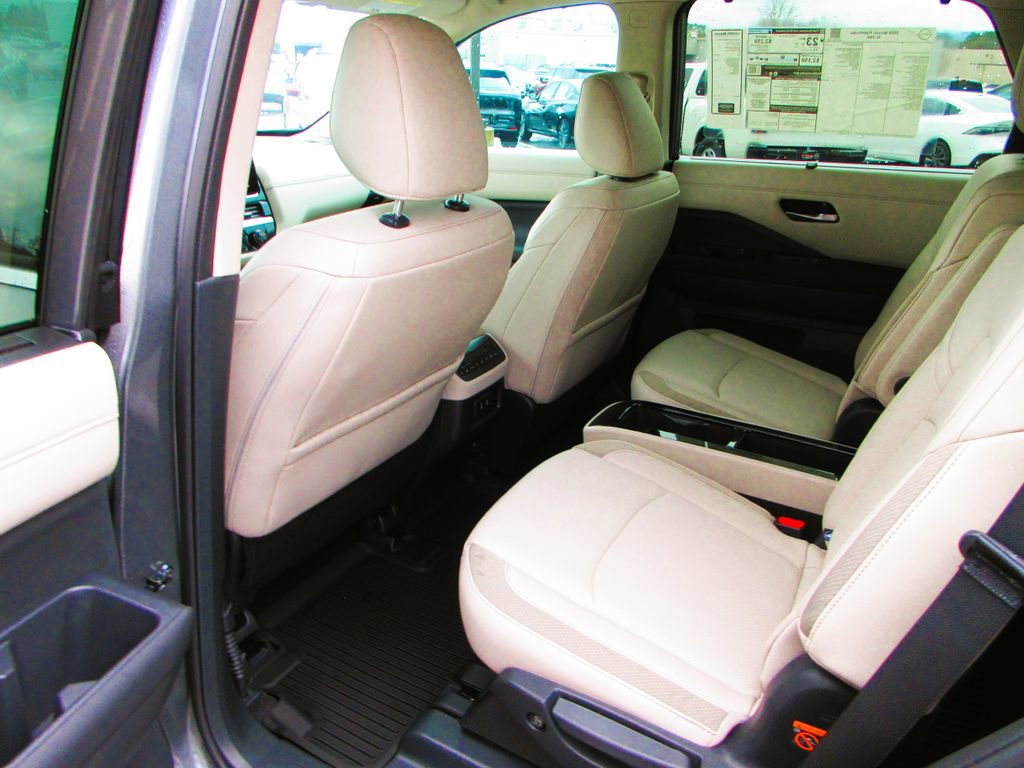 New 2026 Nissan Pathfinder SL w/ SL Premium Package image 10