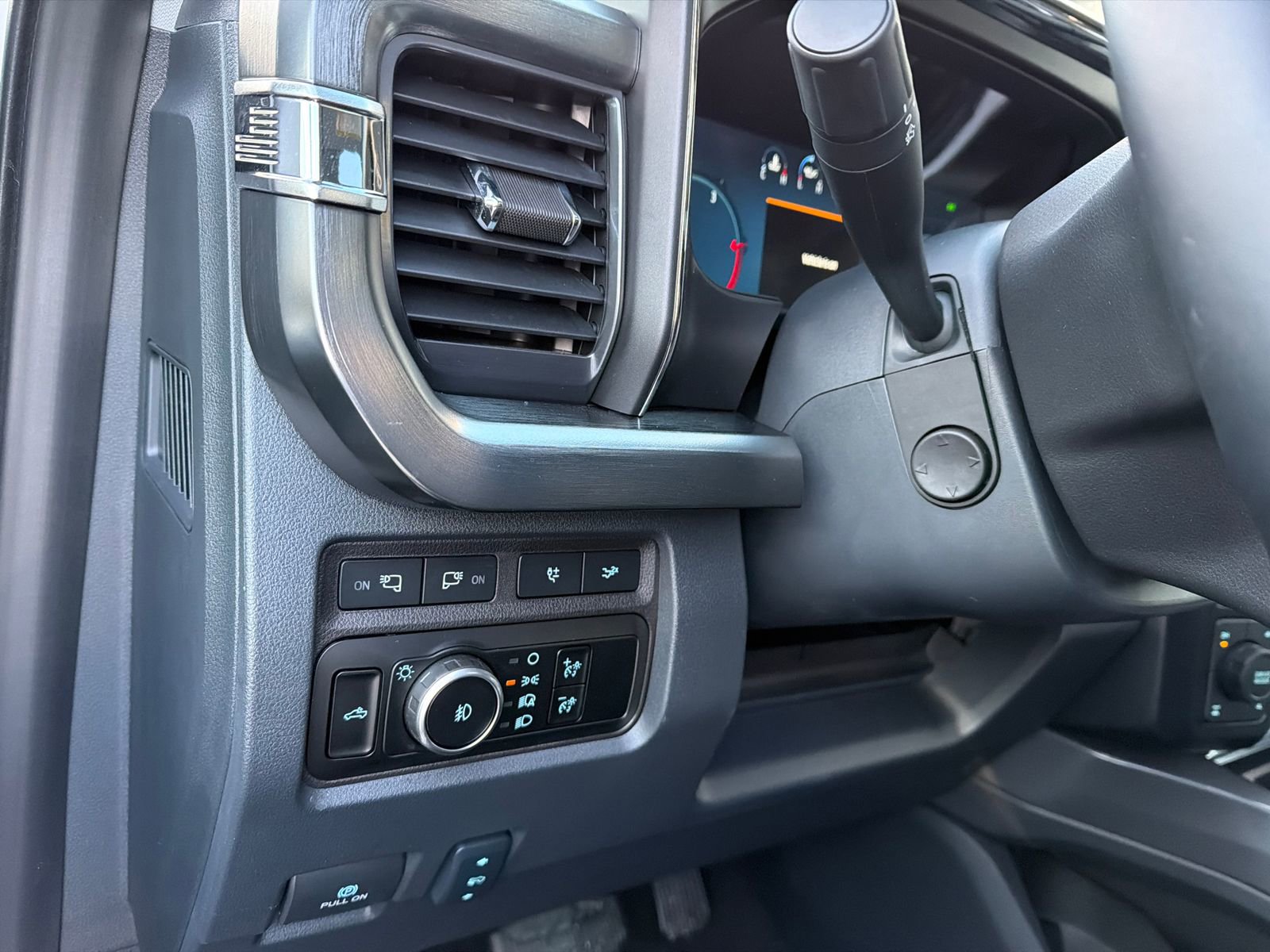 Used 2024 Ford F250 Lariat w/ Lariat Ultimate Package image 34