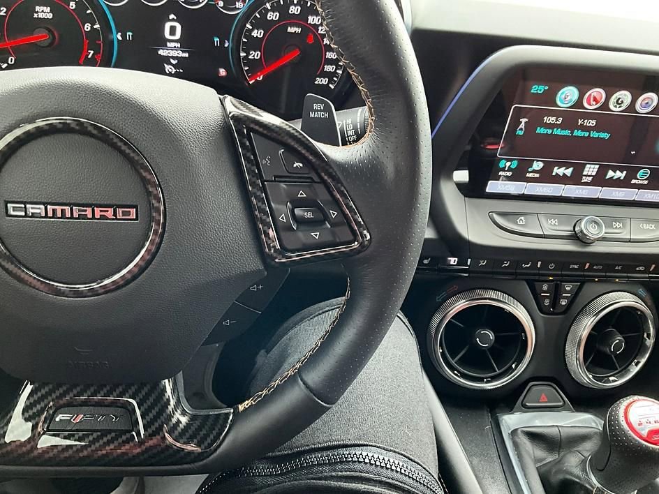 Used 2017 Chevrolet Camaro SS image 21