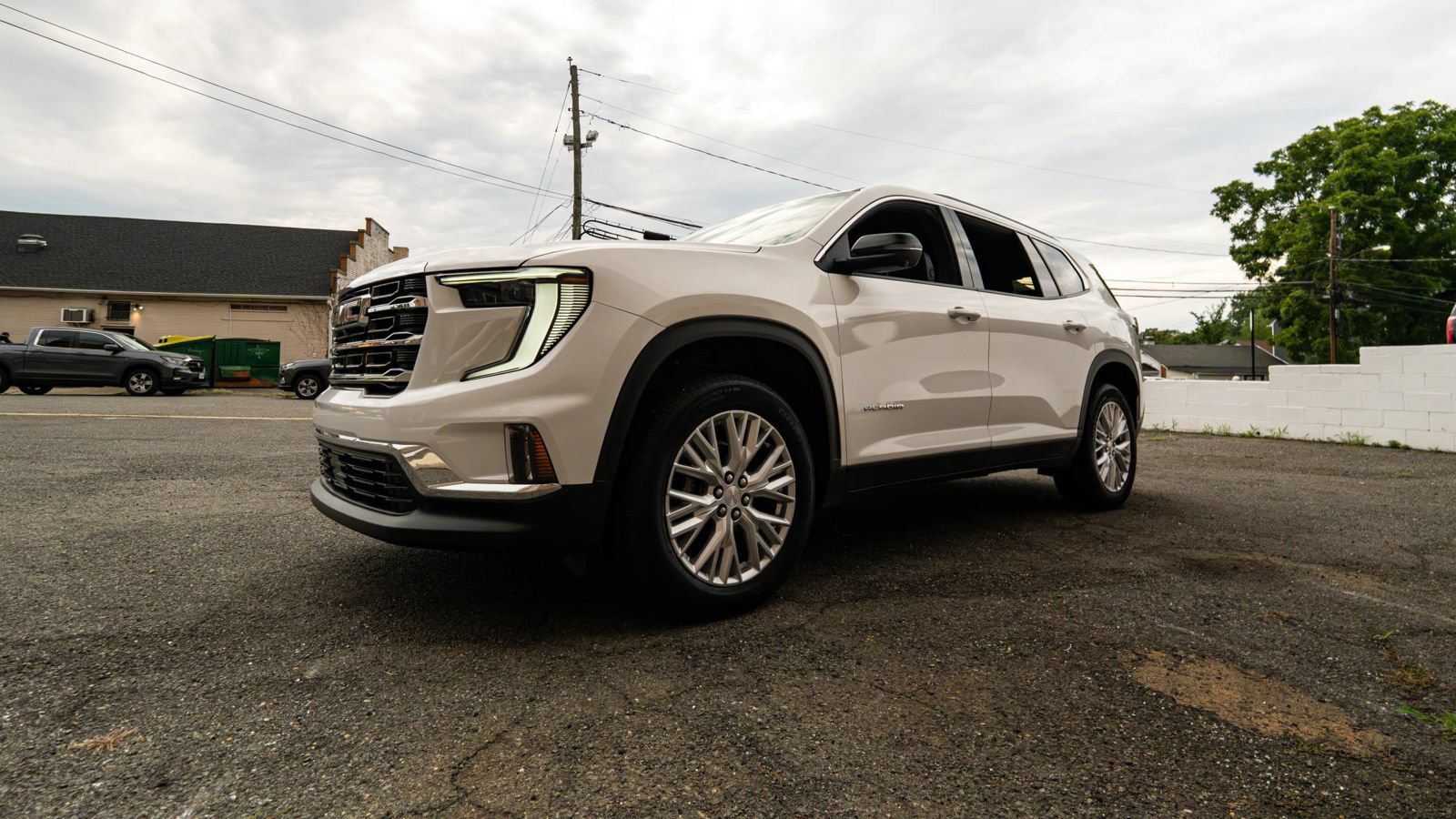 Used 2026 GMC Acadia Elevation w/ Elevation Premium Package FWD image 8