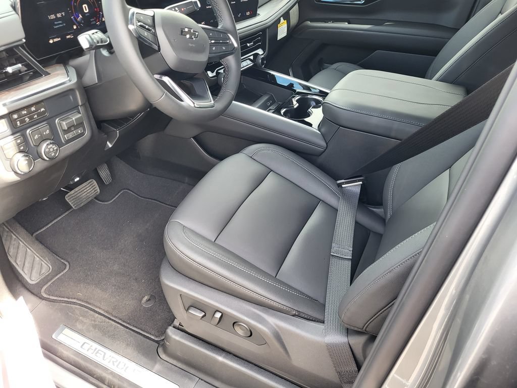 New 2026 Chevrolet Suburban Z71 w/ Comfort Package AWD/4WD image 9