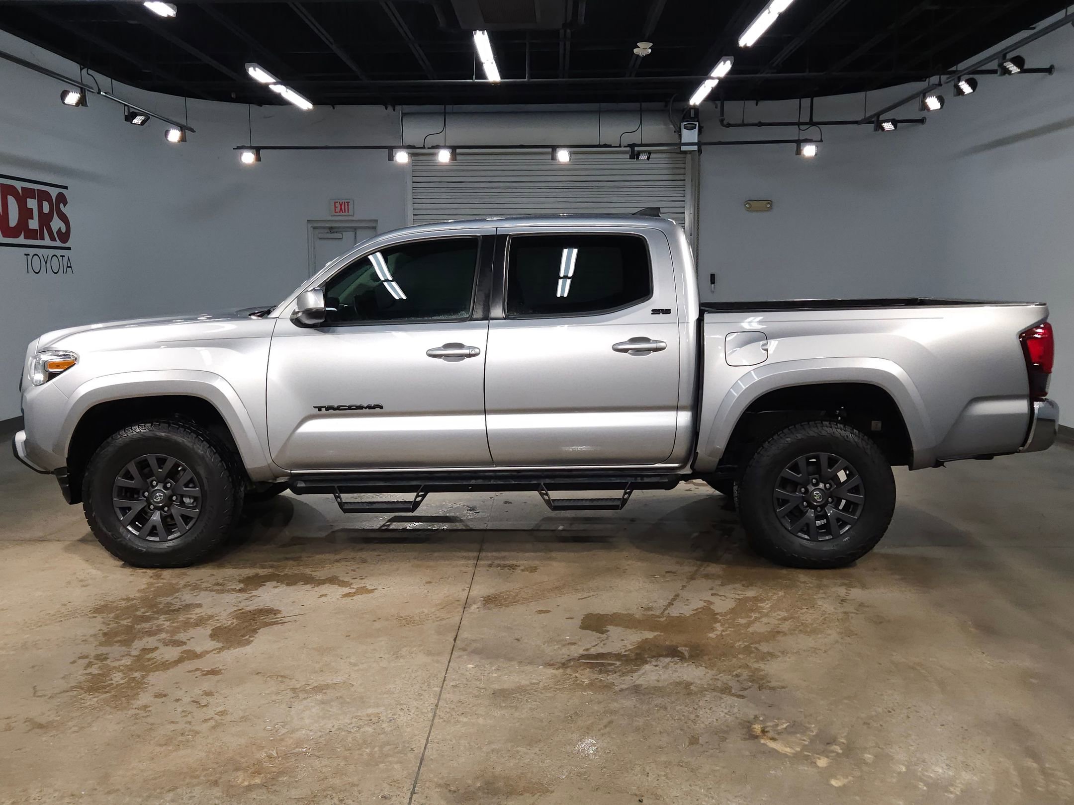 Used 2020 Toyota Tacoma SR5 image 4