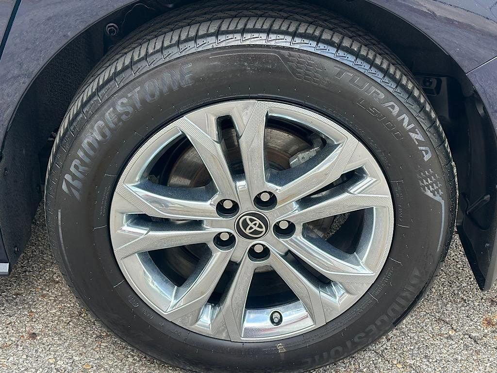 Certified 2022 Toyota Sienna XSE AWD/4WD image 32