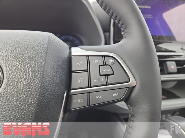 New 2026 Toyota Highlander Platinum image 18