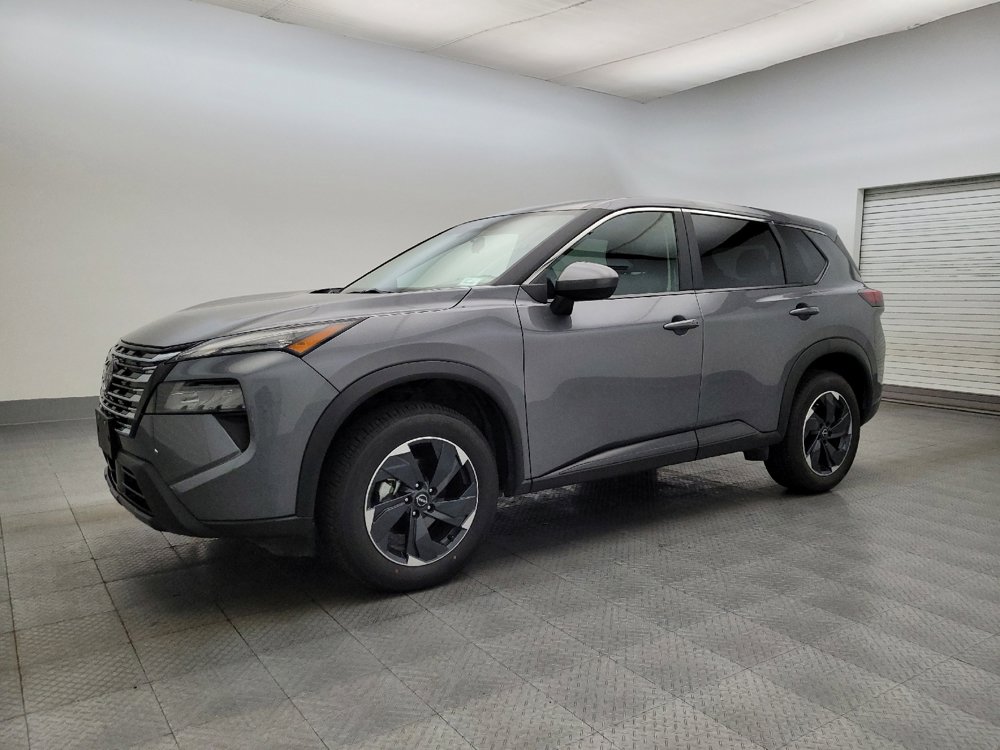Used 2024 Nissan Rogue SV image 2