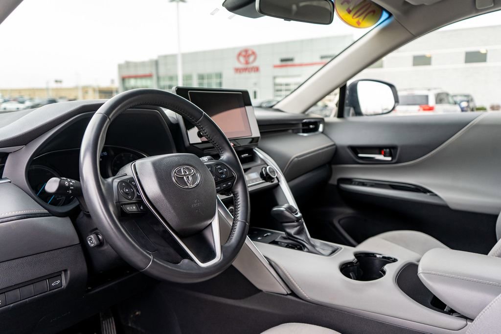 Certified 2024 Toyota Venza LE image 19