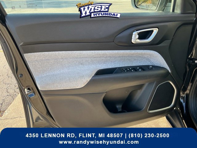 Used 2024 Jeep Compass Latitude AWD/4WD image 16
