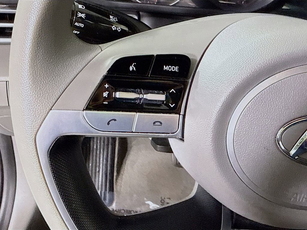Certified 2021 Hyundai Elantra SEL FWD image 20
