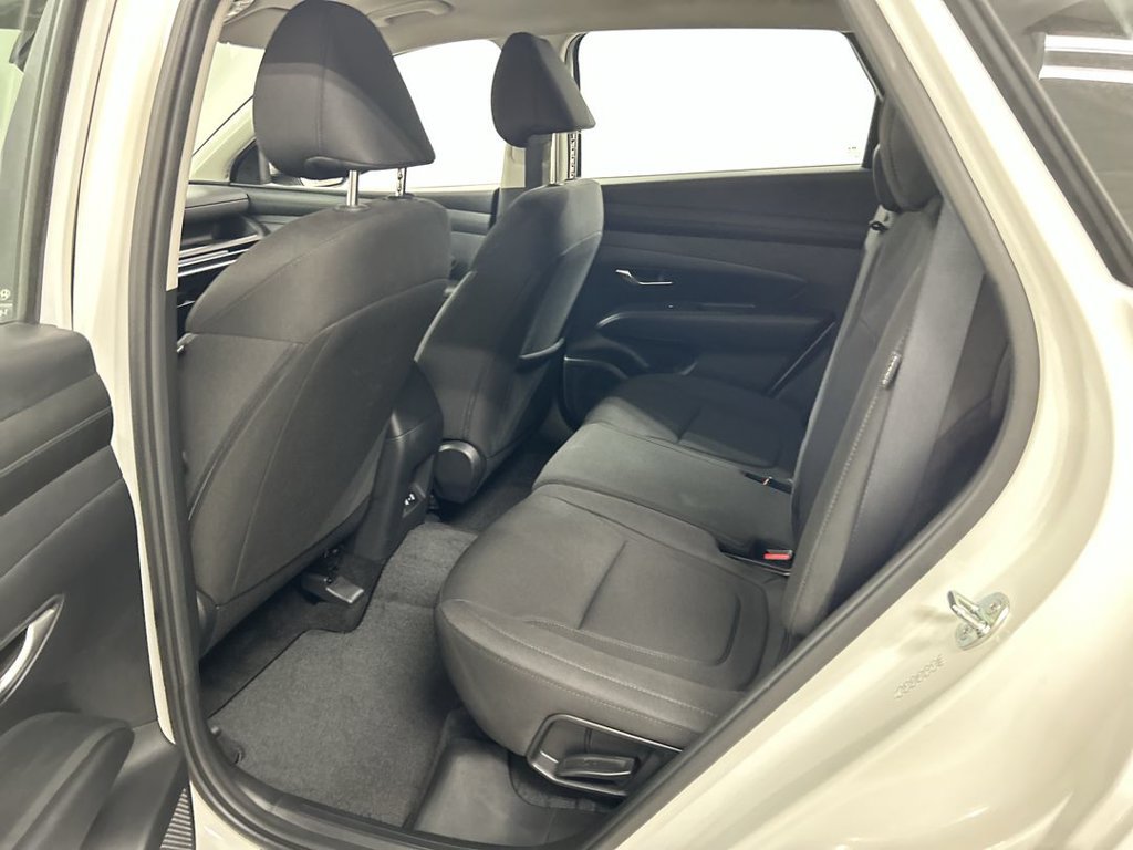 Used 2025 Hyundai Tucson SE AWD/4WD image 19